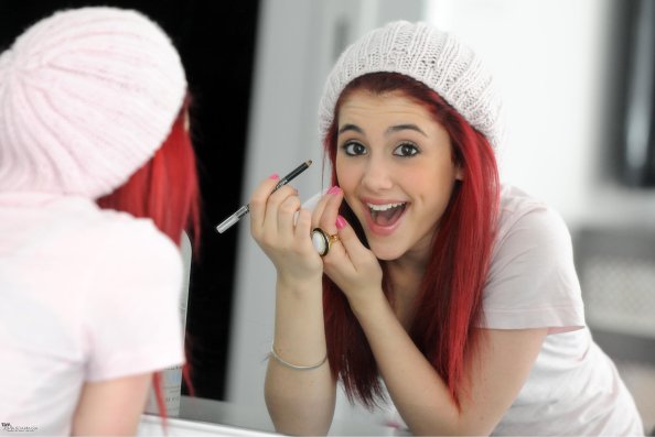 Ariana Grande Dimple