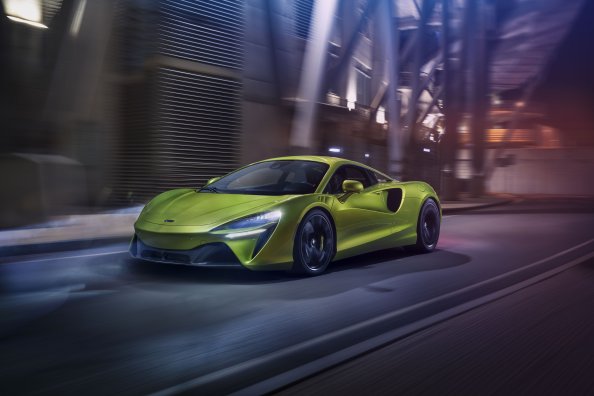 2021 McLaren Artura Front