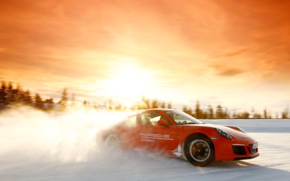 Porsche Ice Experience 911
