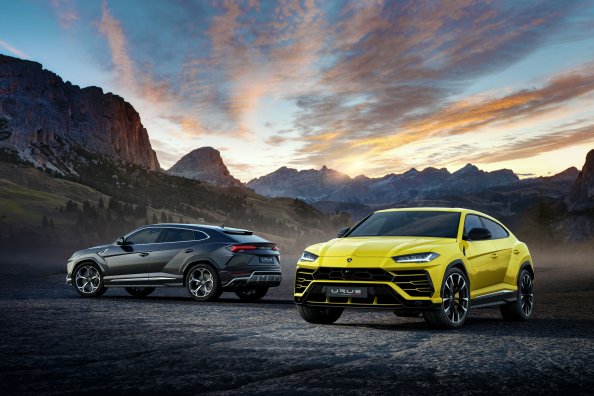 Lamborghini Urus Black And Yellow 4k