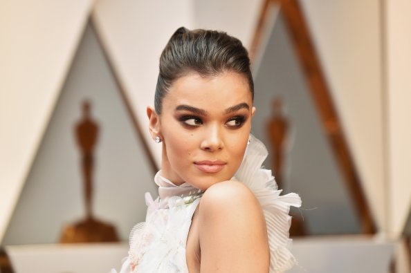 2018 Hailee Steinfeld