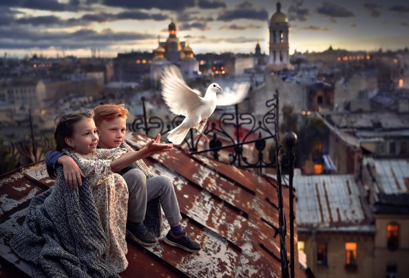 Little Boy And Girl Pigeon Roof 4k