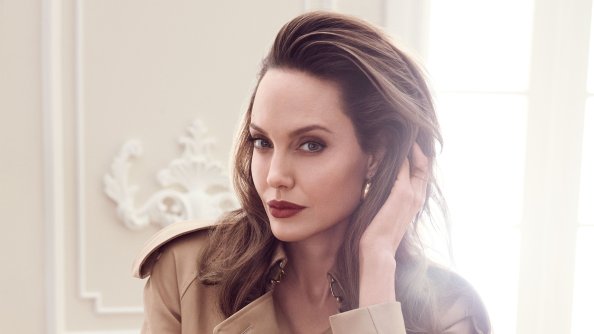 Angelina Jolie Elle 2020