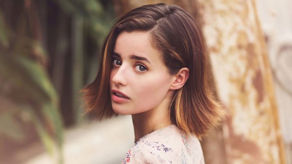 Holly Earl