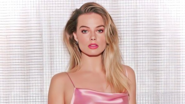 Margot Robbie In Pink Dress 4k