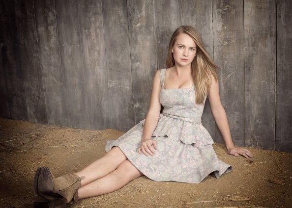 Britt Robertson 2017