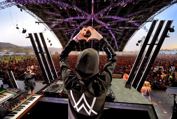 Alan Walker Performing Live 5k