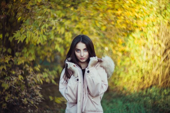 Blue Eyes Girl Winter Clothing 4k