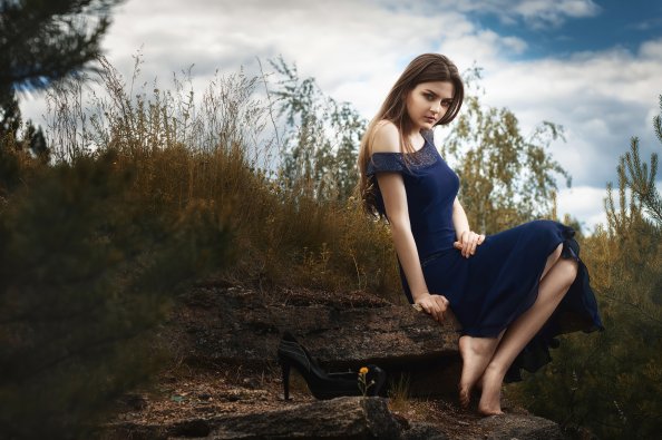 Girl In Blue Dress Nature 4k