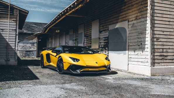 Yellow LamborghiniAventador
