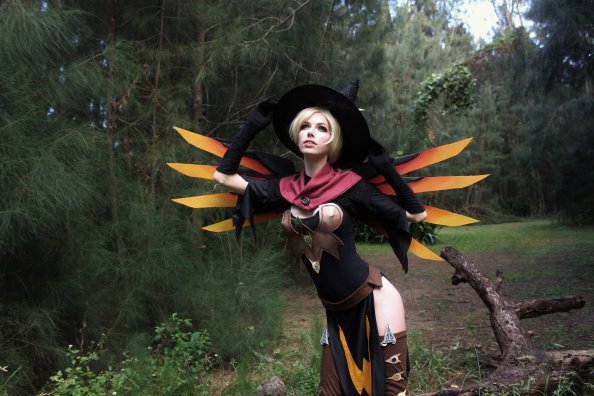 Mercy Overwatch Cosplay 4k