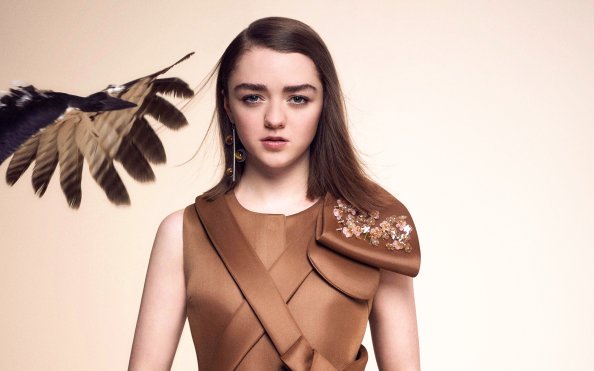 2017 Maisie Williams New