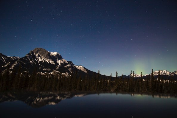Starry Sky Over Mountains 5k