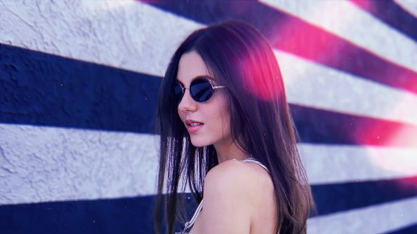 Victoria Justice Urban Look In 2020