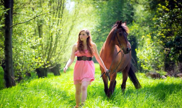 Women With Horse