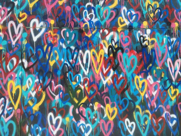Heart Painted Wall 4k