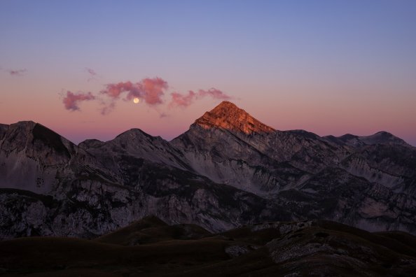 Evening View Mountains Landscape 5k