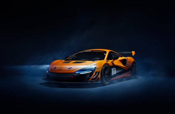 2022 McLaren Artura Trophy 8k
