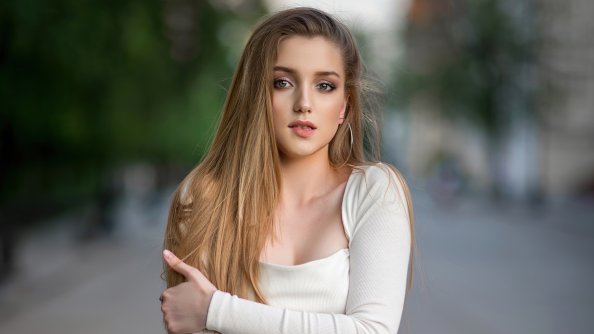 Blonde Girl Hoop Earrings 4k