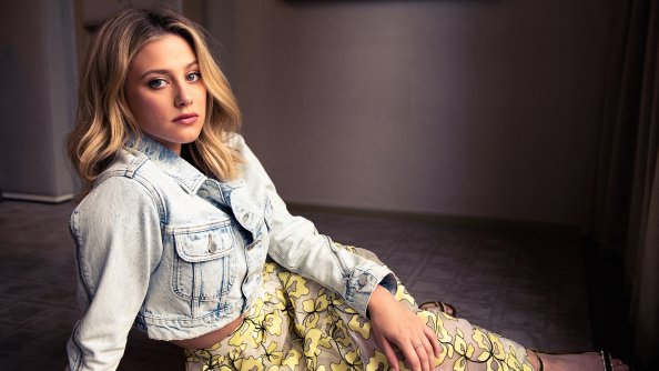 Lili Reinhart 20194k