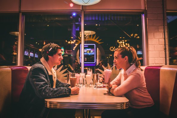 Lili Reinhart Cole Sprouse Riverdale