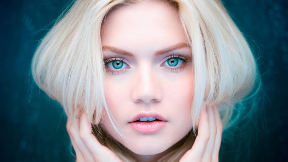 Beautiful Eyes Blonde Girl