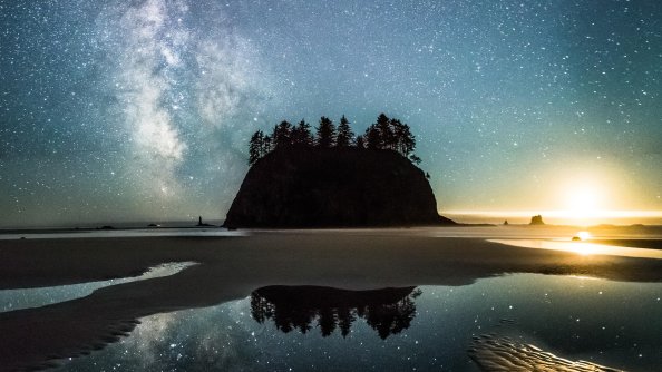 Moonset Milky Way Over Second Beach