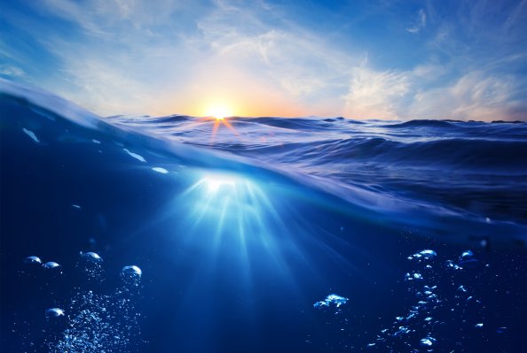 Ocean Clean Water Sun Rays Bubbles 5k