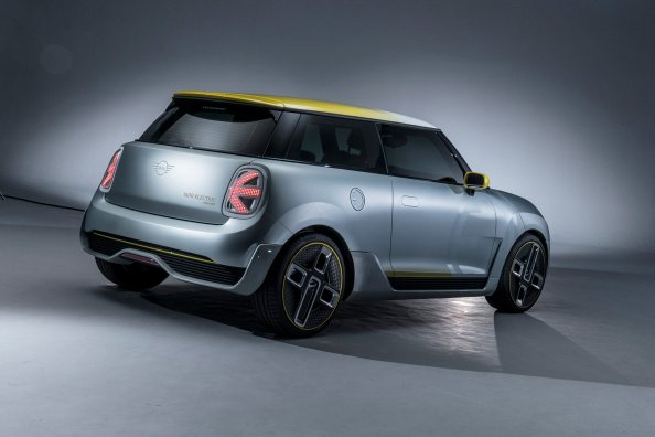 Mini Cooper Electric Concept 2017 Rear