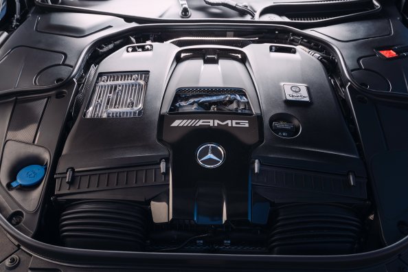 Mercedes AMG S63 2018 Engine View 4k