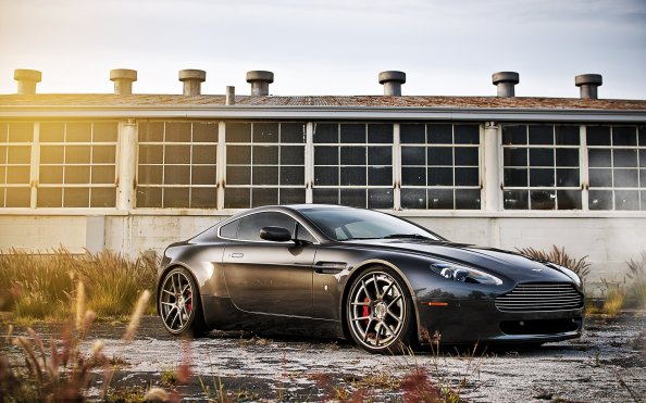 Aston Martin Vantage Car