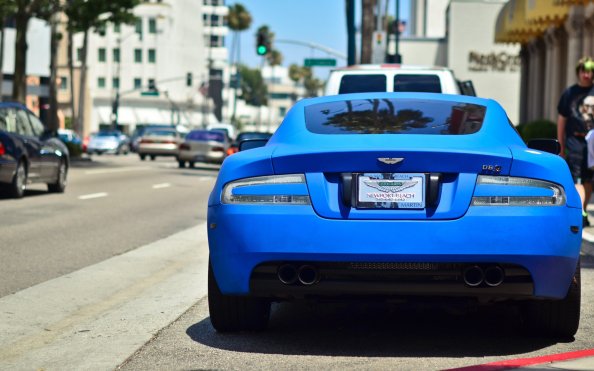 DB9