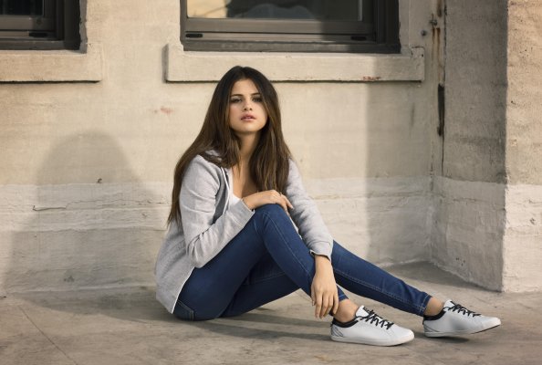 Selena Gomez 8k