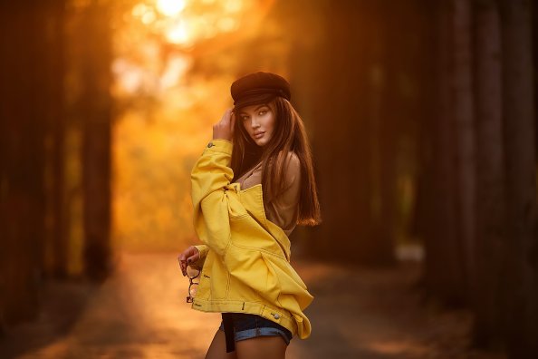 Sunset Glare Girl 4k