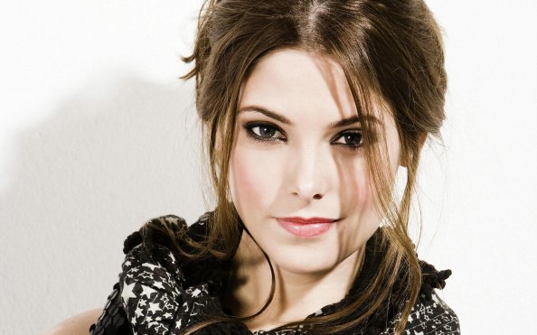 Ashley Greene Model