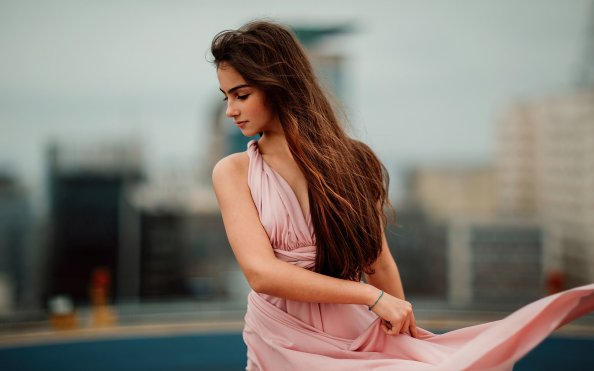 Girl Pink Dress Looking Side 4k