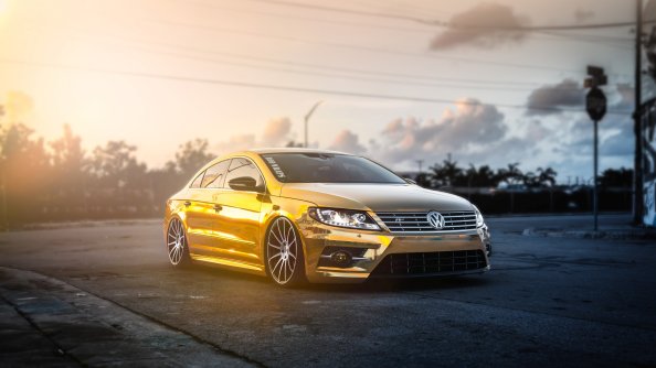 Golden Volkswagen Pasat