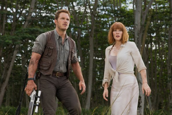 Bryce Dallas Howard And Chris Pratt In Jurassic World Fallen Kingdom