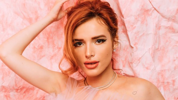 Bella Thorne 2020