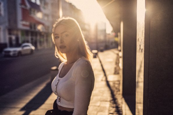 Street Style Girl Sunrays 4k