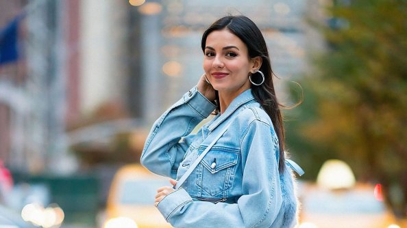Victoria Justice Street Photography 2019