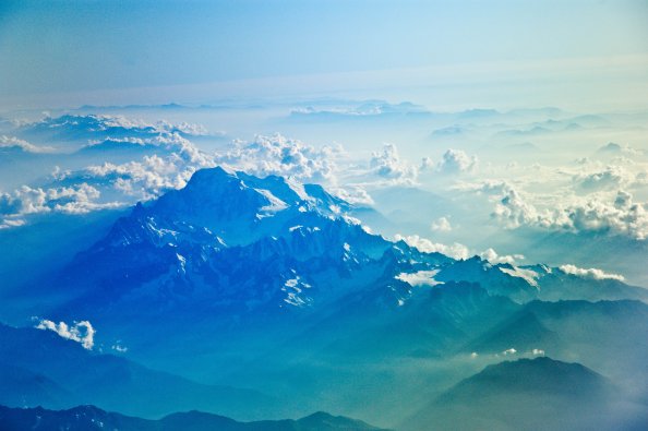 Snowy Mountains Clouds 5k