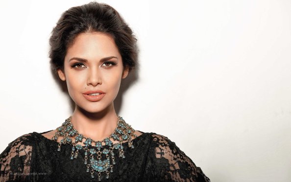 Esha Gupta 6