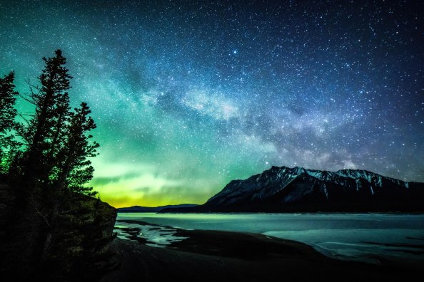 Aurora And The Milky Way Abraham Lake 8k