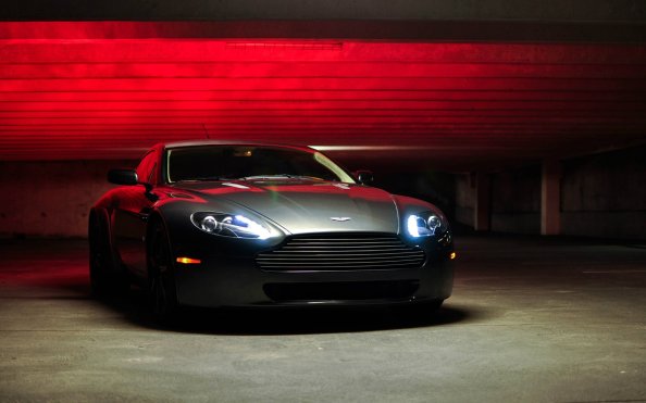 Aston Martin Vantage Lights