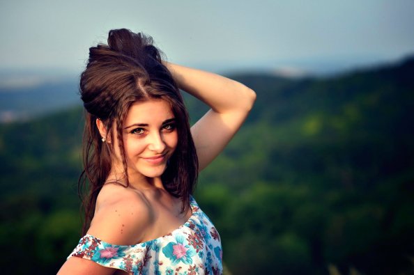 Dana Kareglazaya Posing