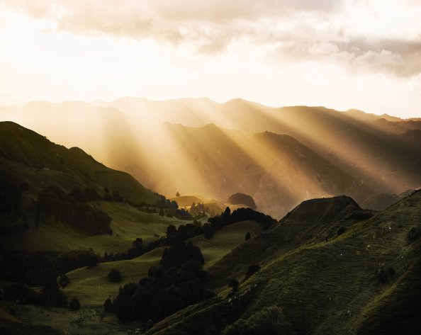 Sunbeams Morning Mountains
