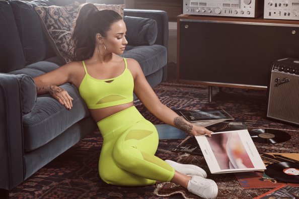 Demi Lovato Fabletics Store 2018 8k