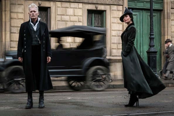 Johnny Depp And Poppy Corby Tuech In Fantastic Beasts 2 The Crimes Of Grindelwald 2018