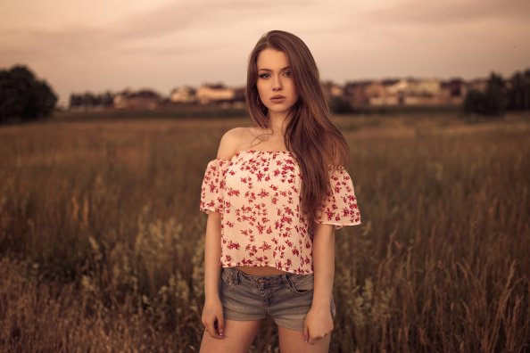 Women Brunette Standing In Field 4k